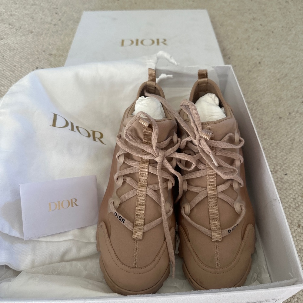 DIOR WOMEN’S D-CONNECT SNEAKERS - SIZE 37, 7